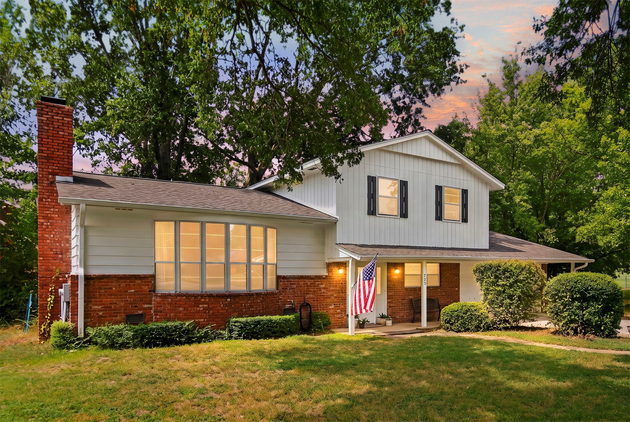 723 Valentine Lane — photo