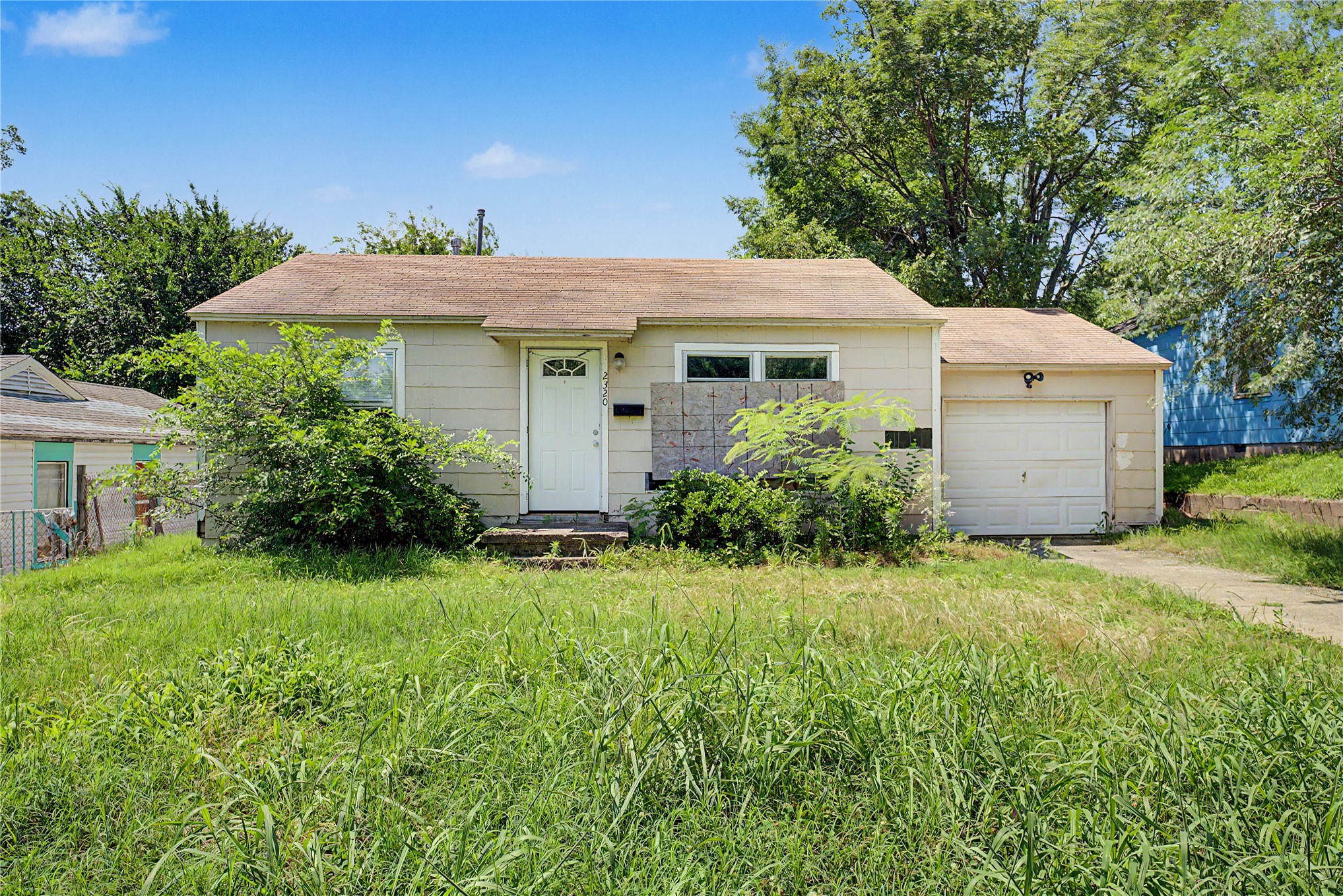 2320 W Easton Court — photo