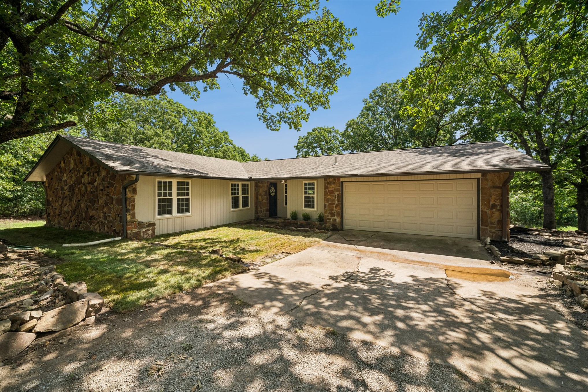 3199 N Mistletoe Road — photo