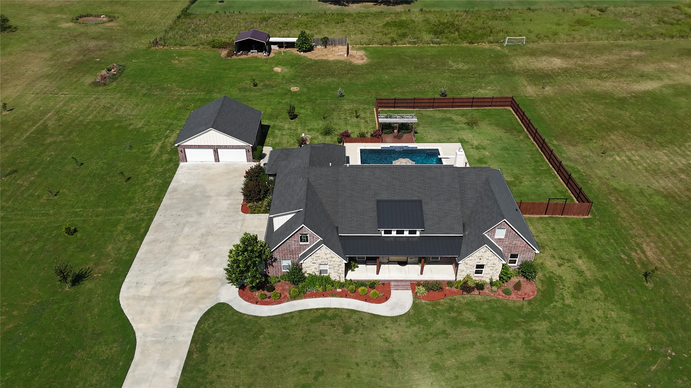 1515 N County Line Road — photo