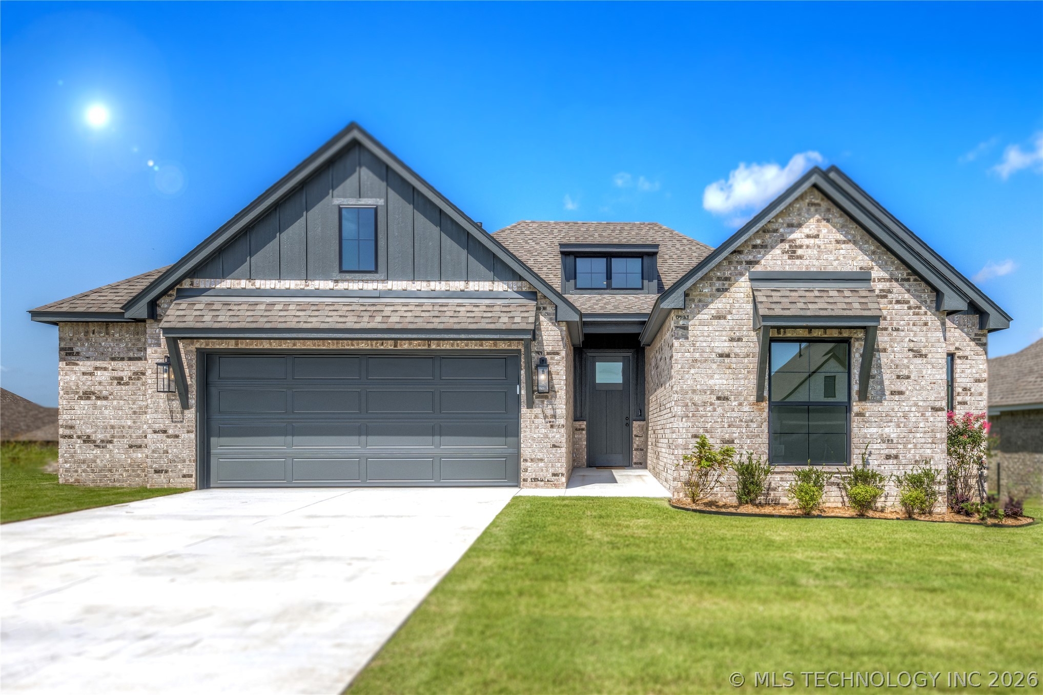 5114 S Everett Drive — photo