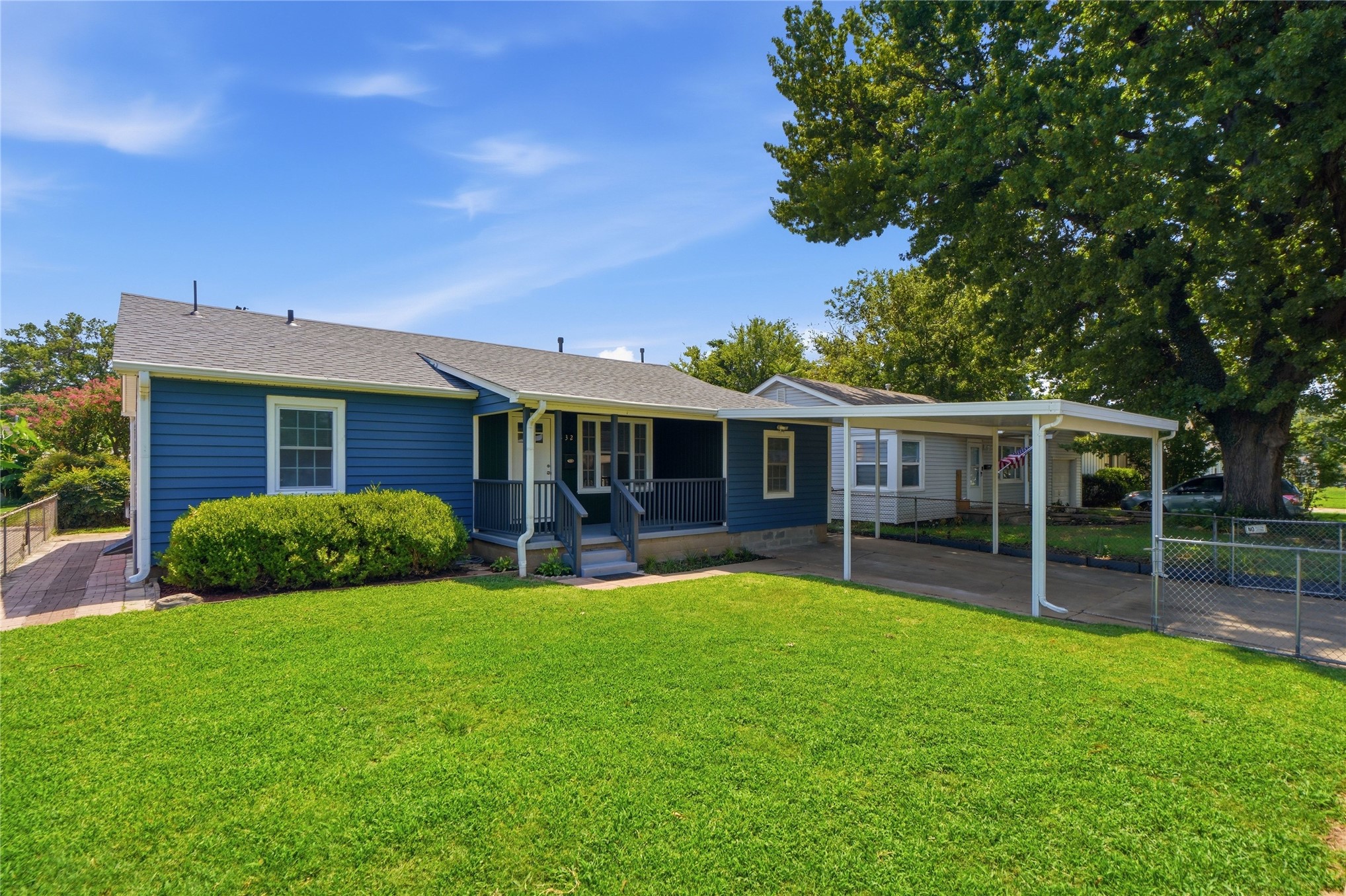 332 E 45th Place — photo