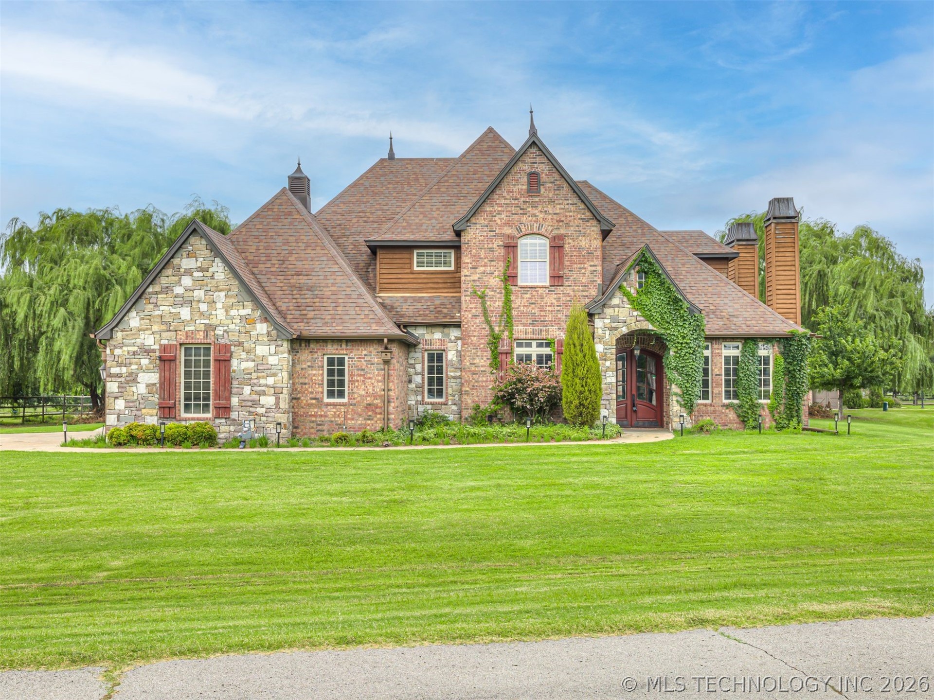 18961 Chickadee Court — photo
