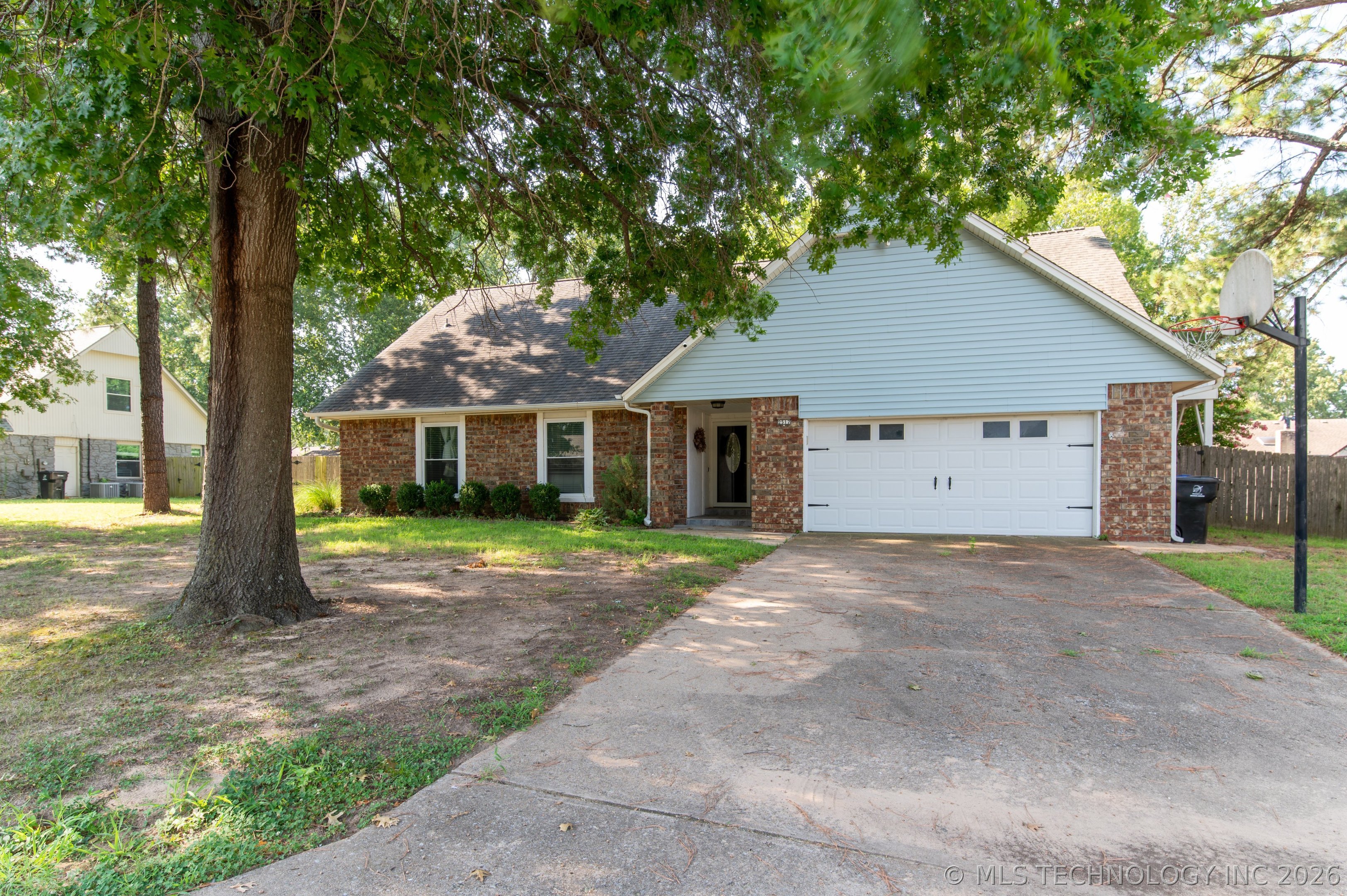 2517 W Kingsport Street — photo