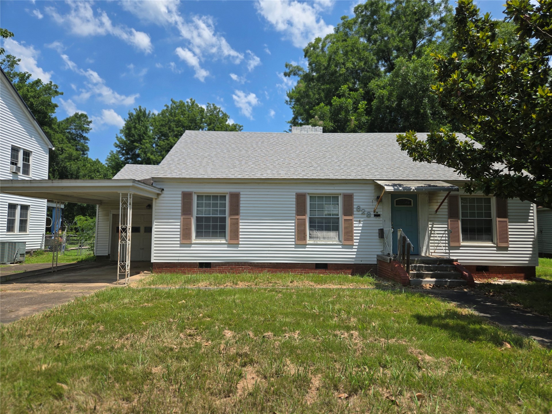 628 W Tahlequah — photo