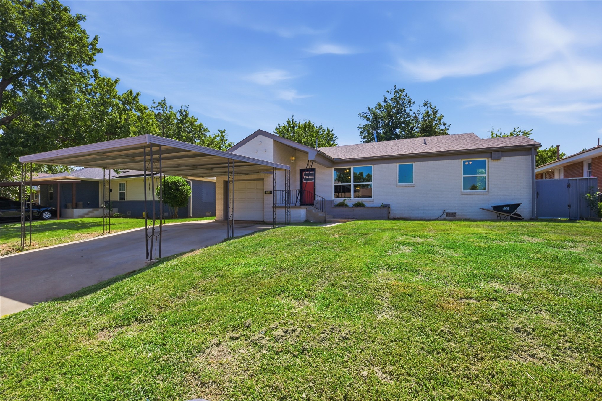 1532 Johnston Drive — photo