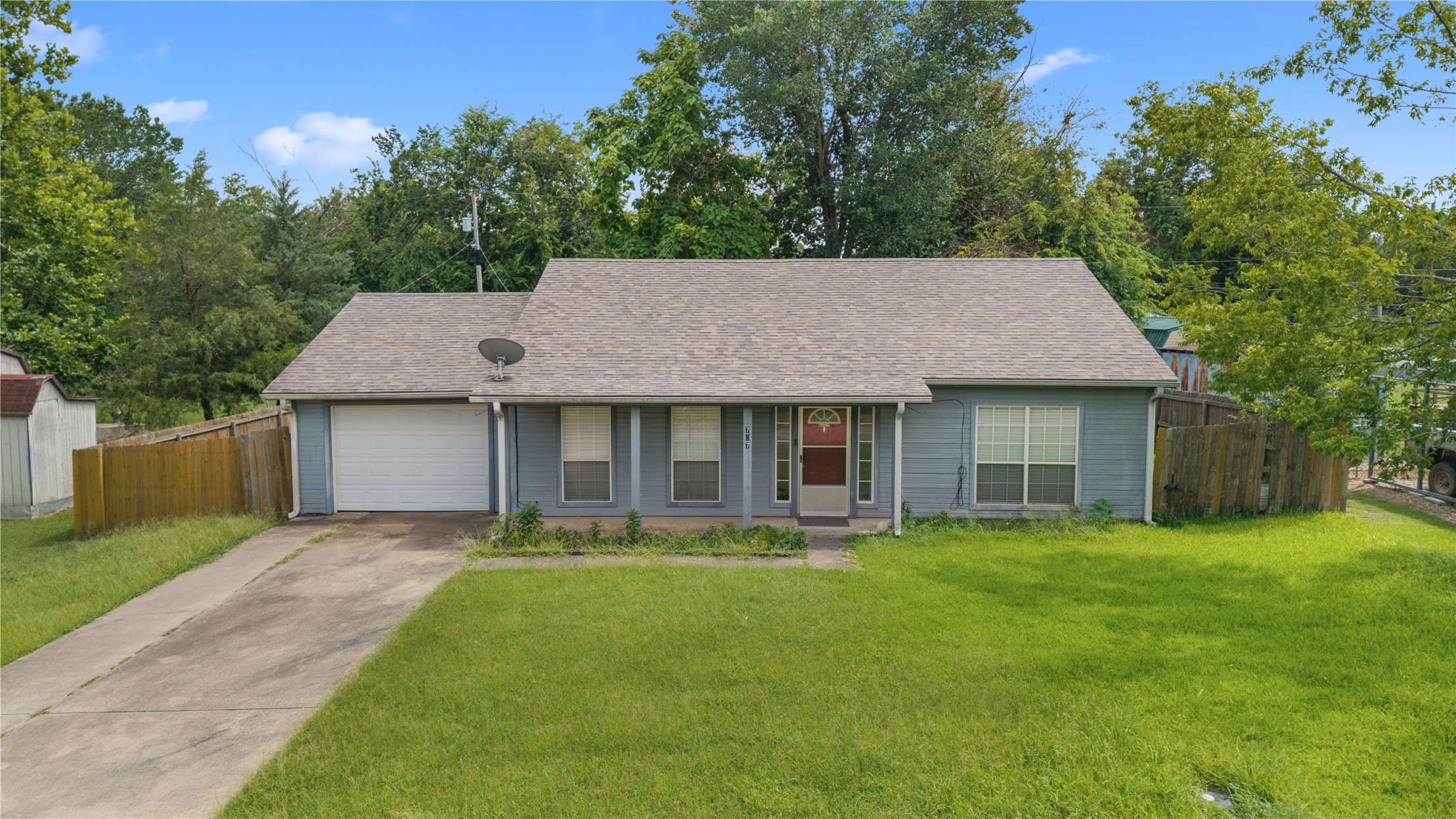 707 W Oklahoma Street — photo