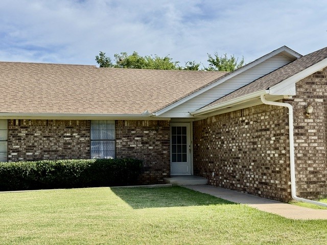 2411 Woodleaf Court — photo
