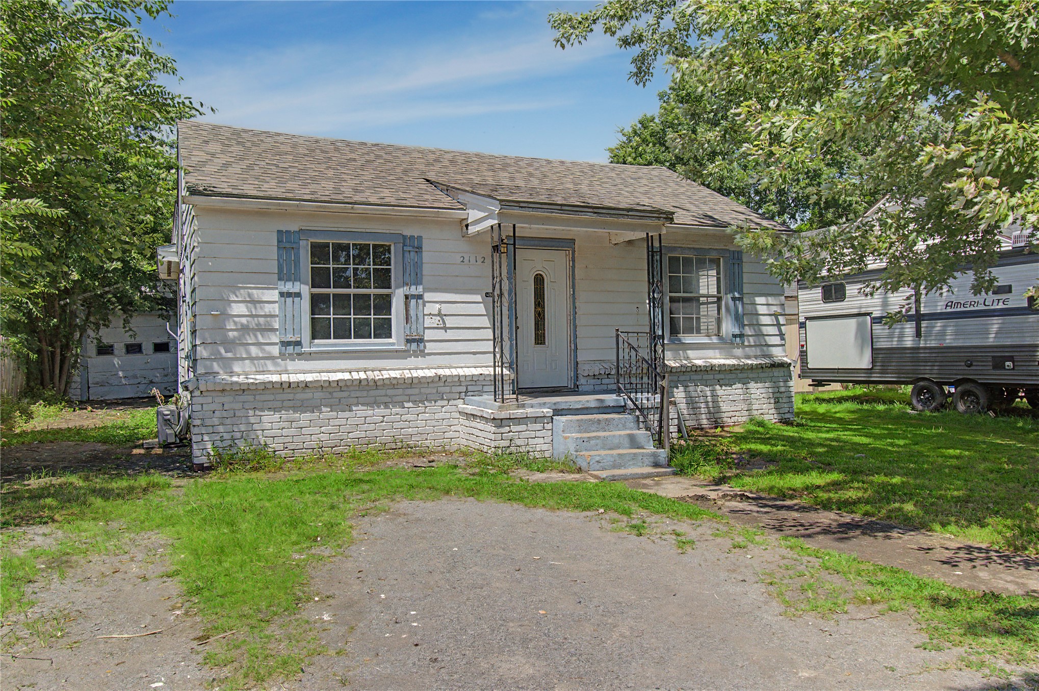 2112 Jefferson Street — photo