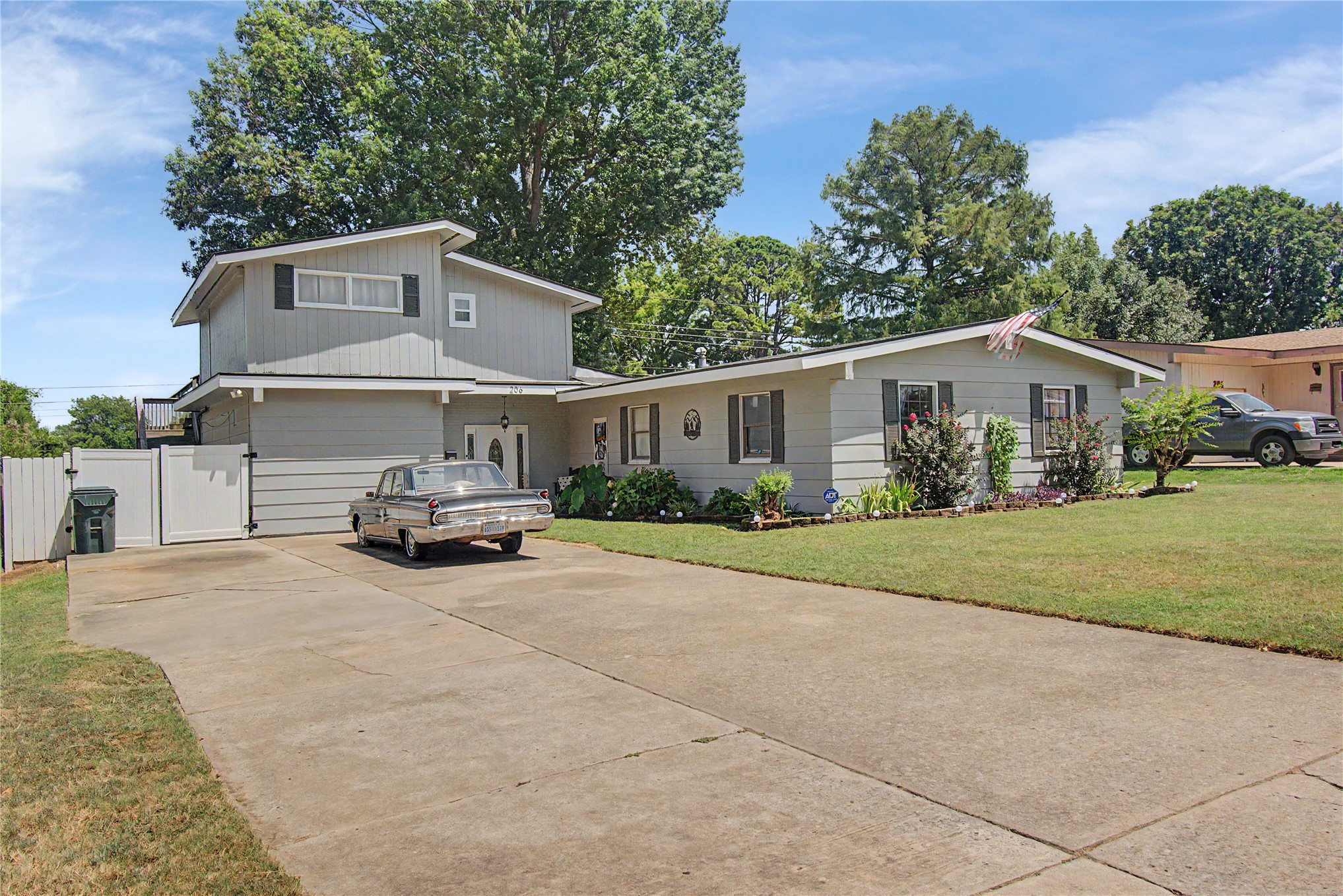 206 N David Lane — photo