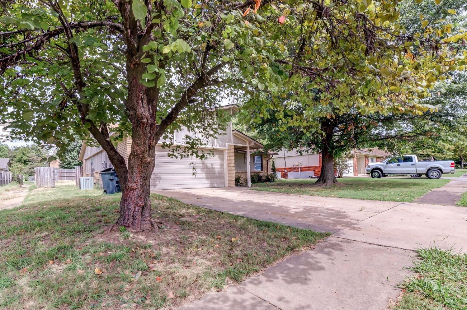 200 W Delmar Street — photo