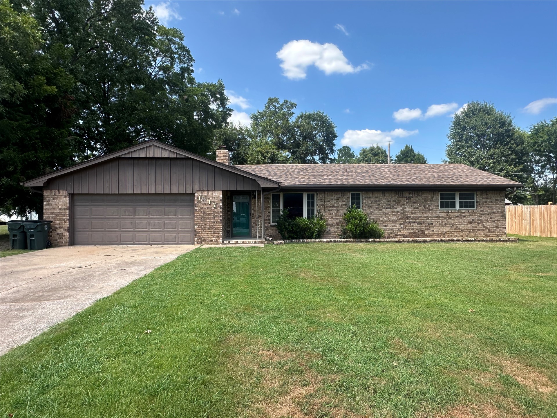 1317 E Hickory Street — photo