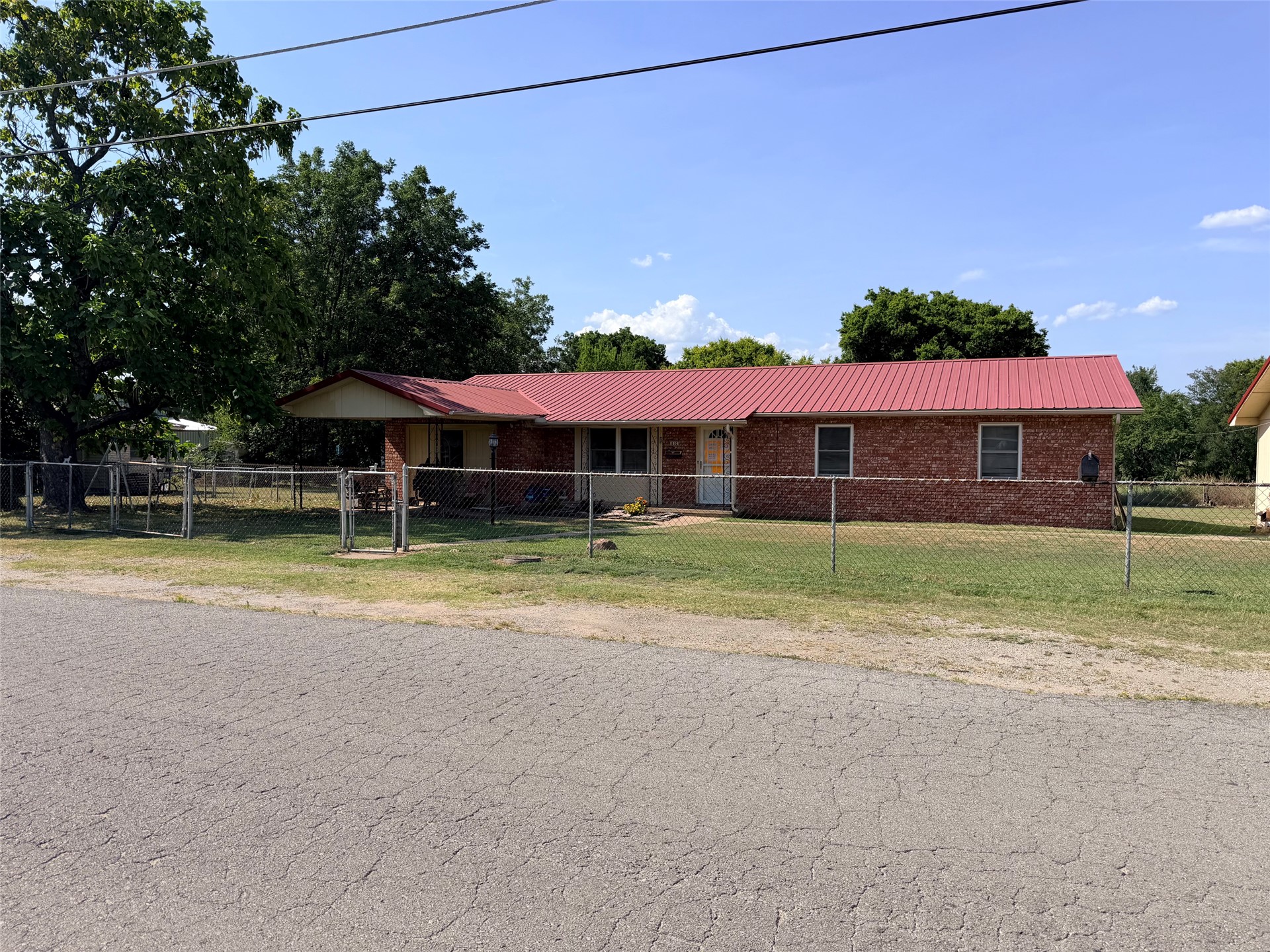 810 Warren Road — photo