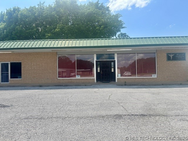 11 Sheraton Drive — photo