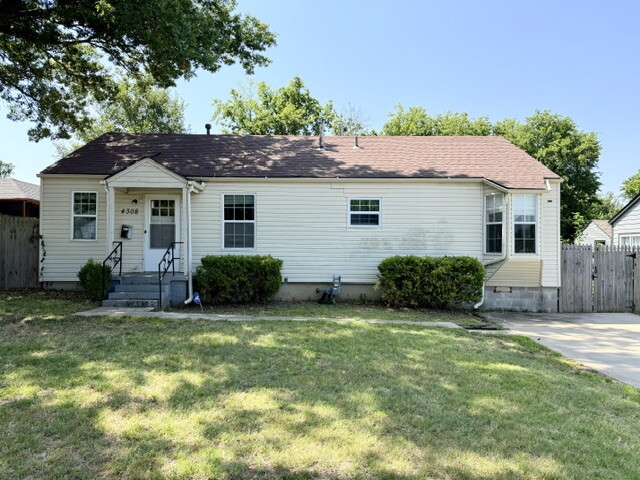 4308 E 4th Place — photo