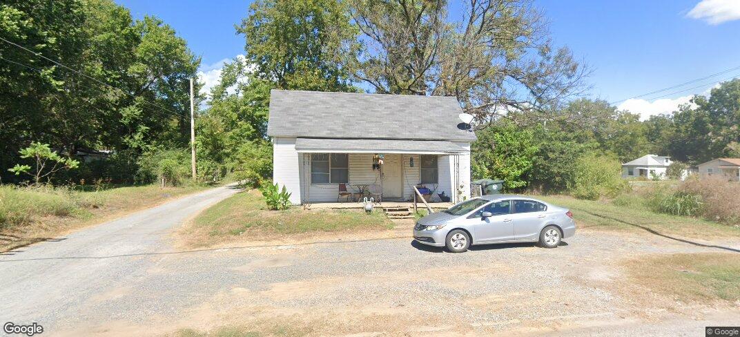 916 Dayton Street — photo