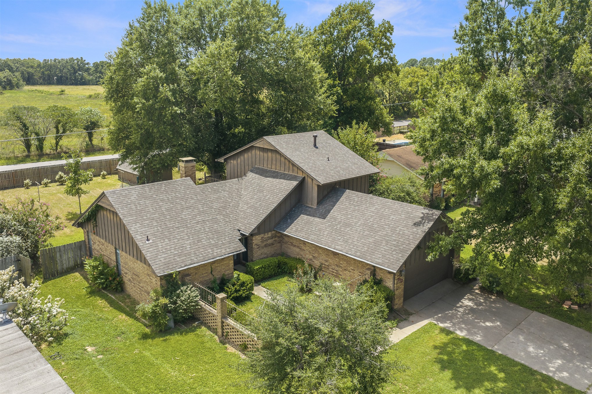 312 Beaumont Drive — photo