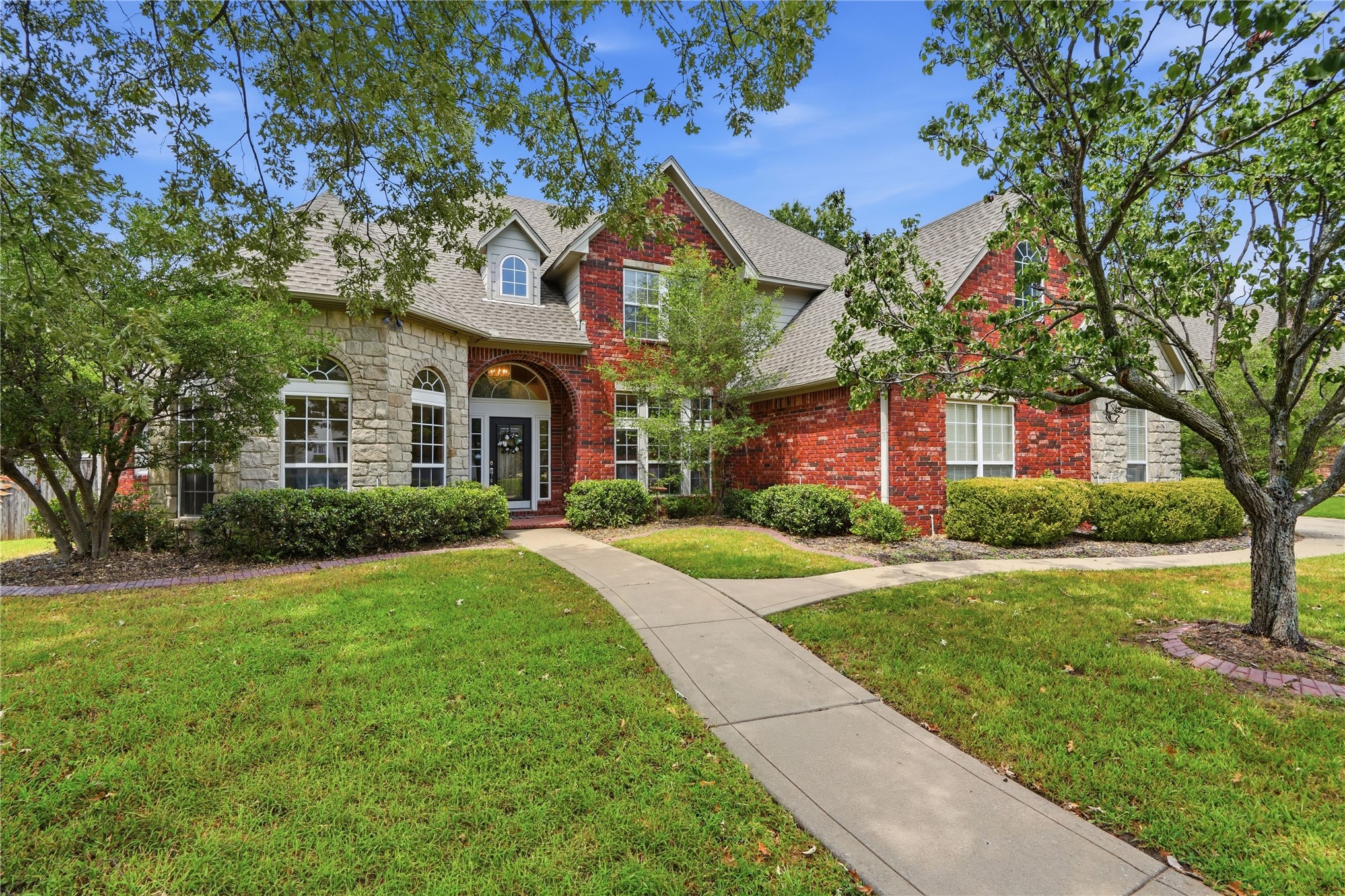 7804 E Dallas Street — photo