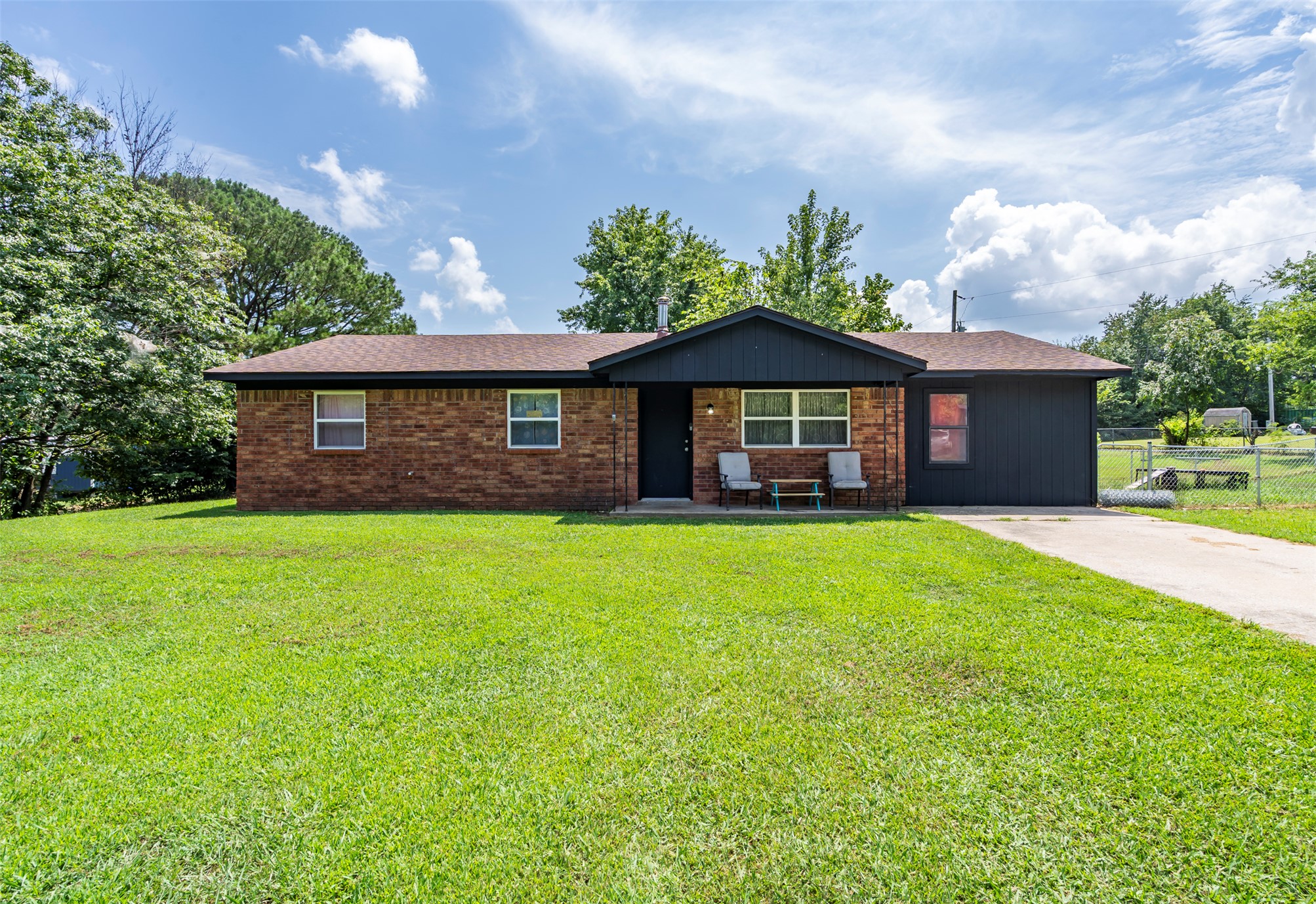 427 W Walnut Avenue — photo
