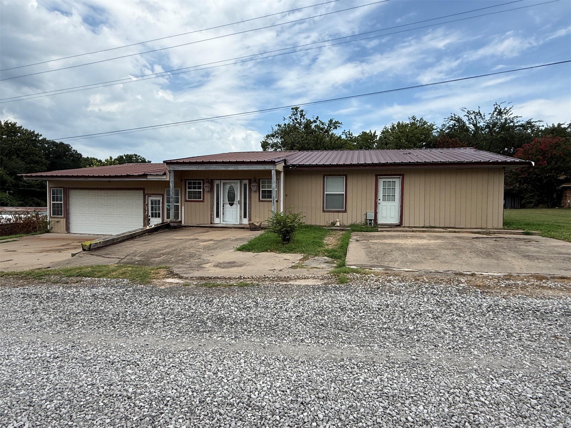 417705 E 1210 Road — photo