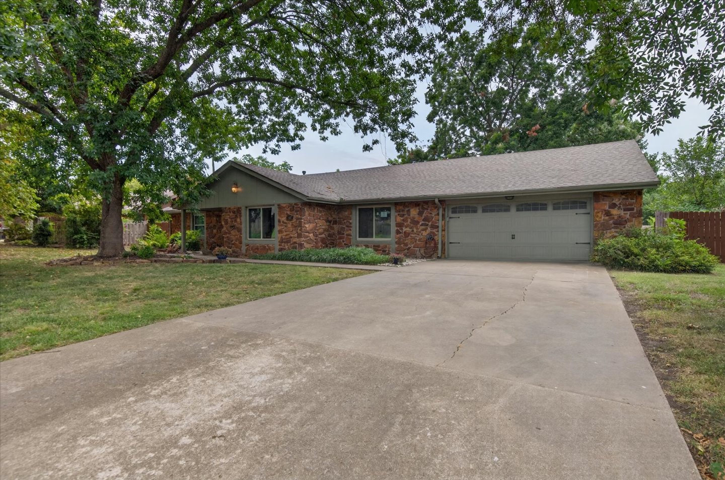 2417 Georgetown Drive — photo