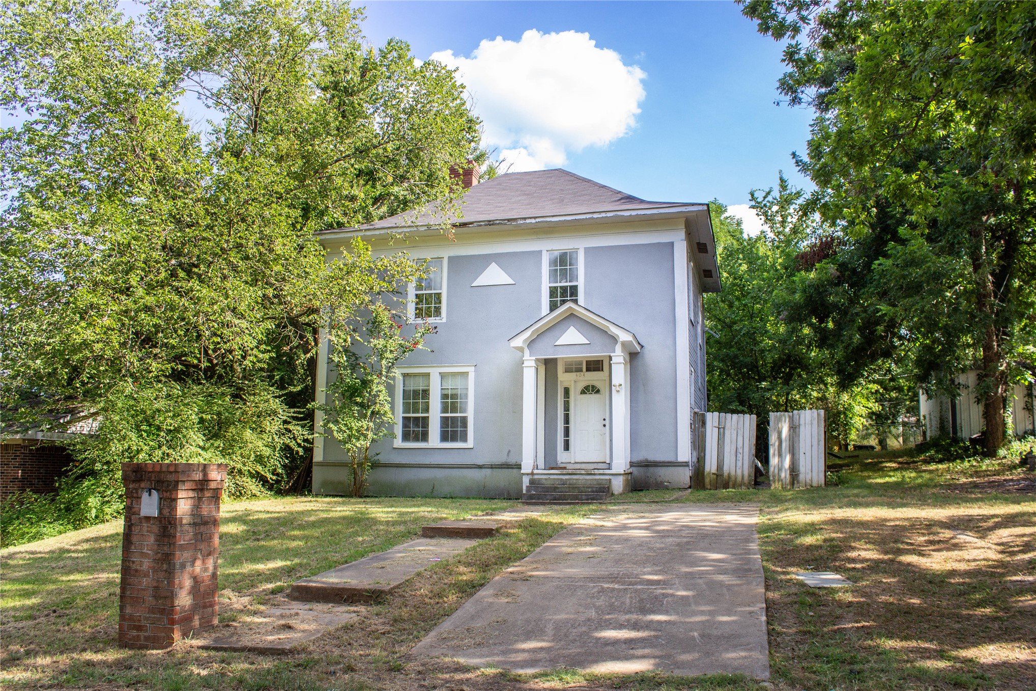 404 E Laurel Street — photo