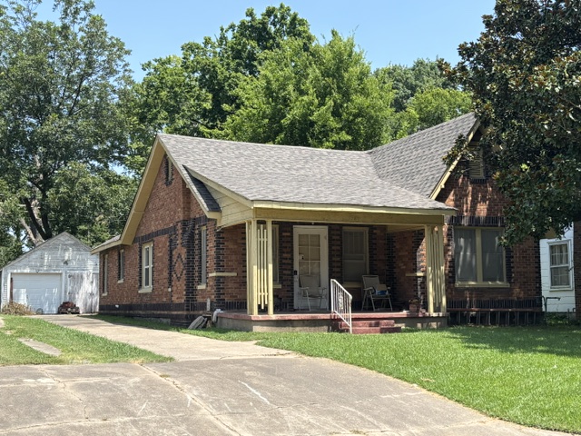 2820 Columbus Street — photo
