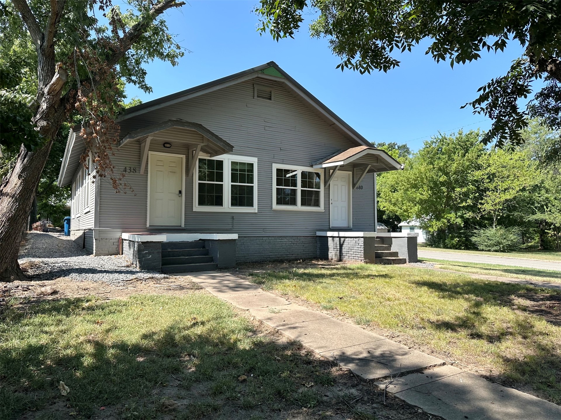 440 W Adams Avenue — photo