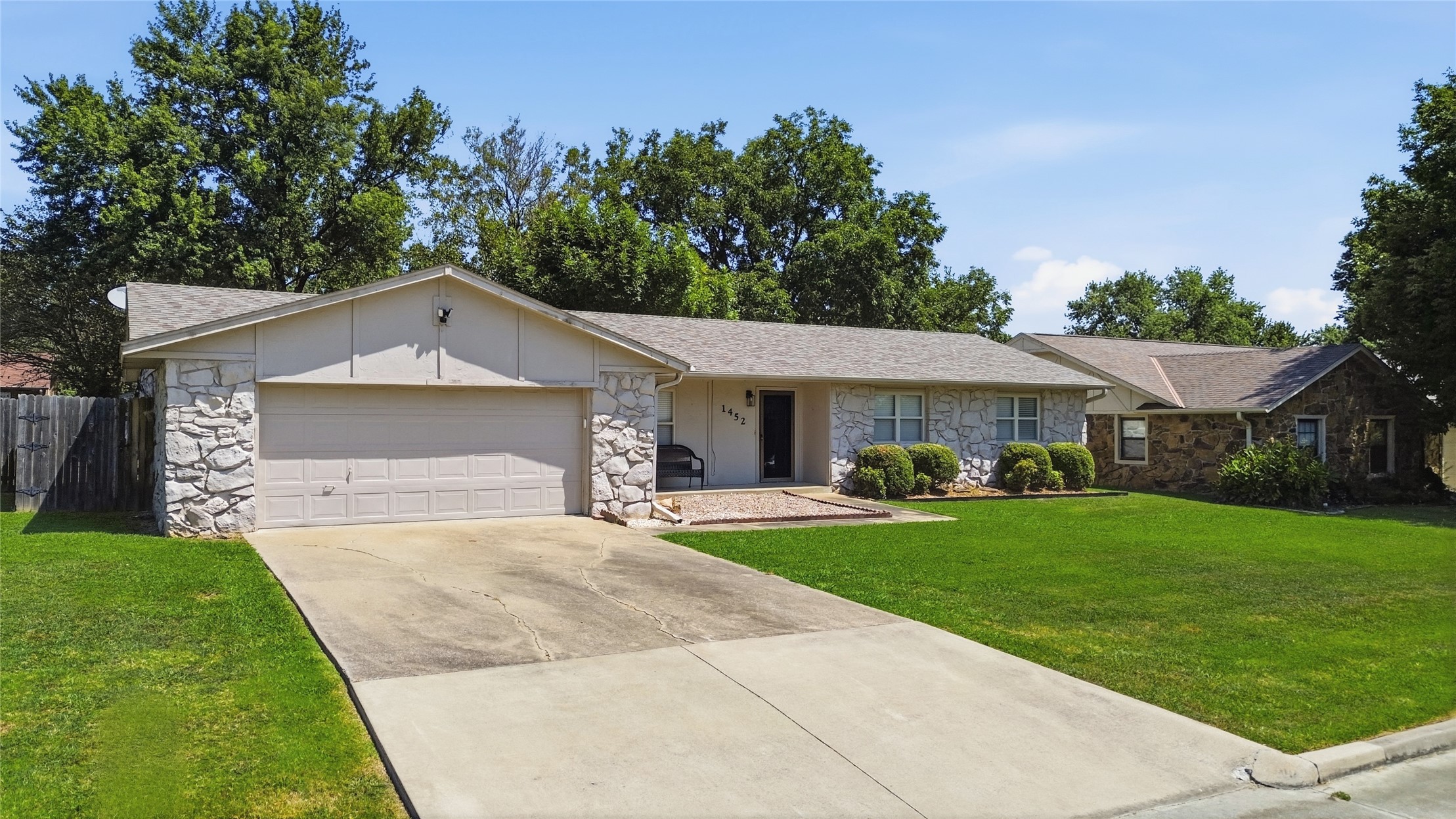 1452 Paradise Lane — photo