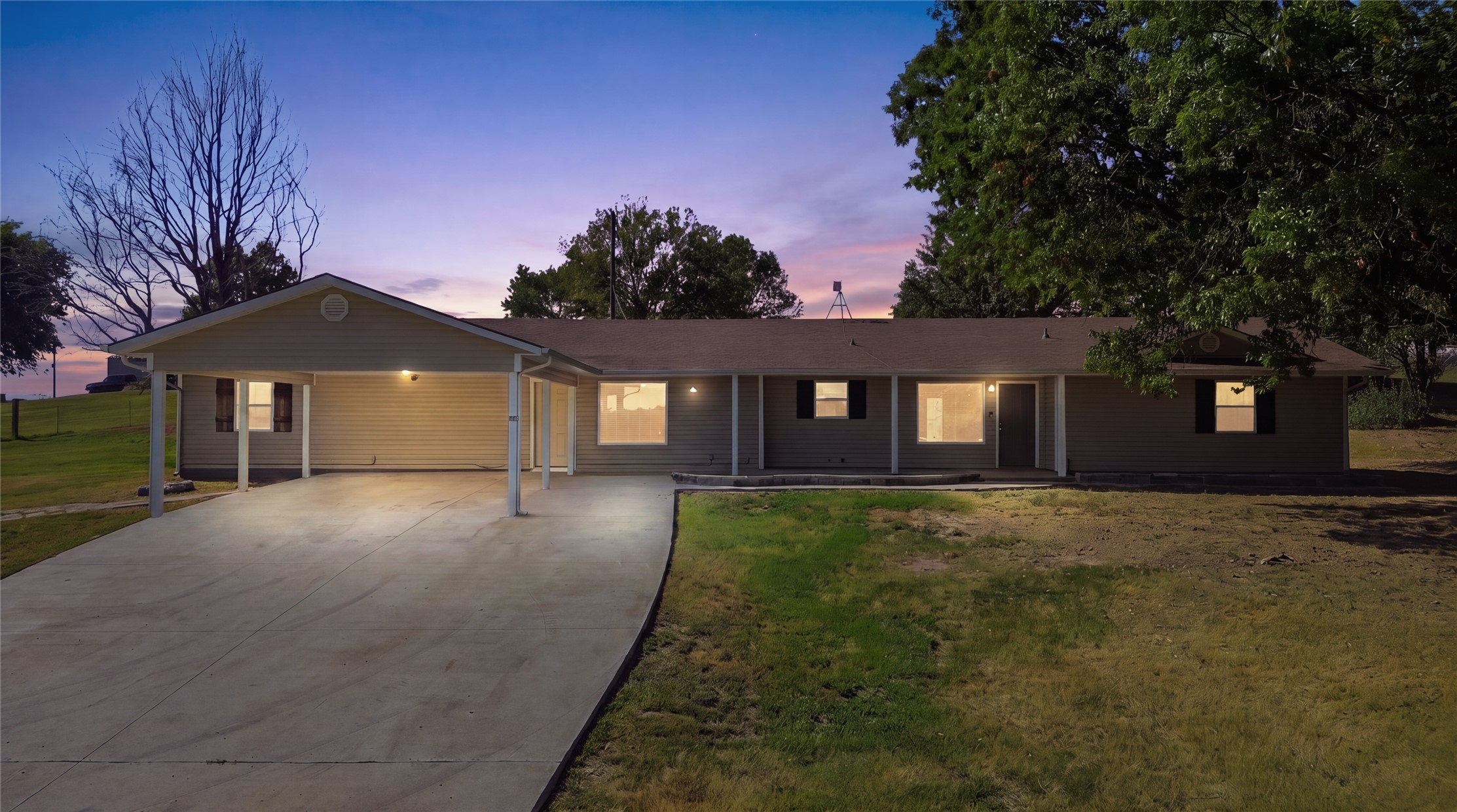 2540 E Davis Field Road — photo
