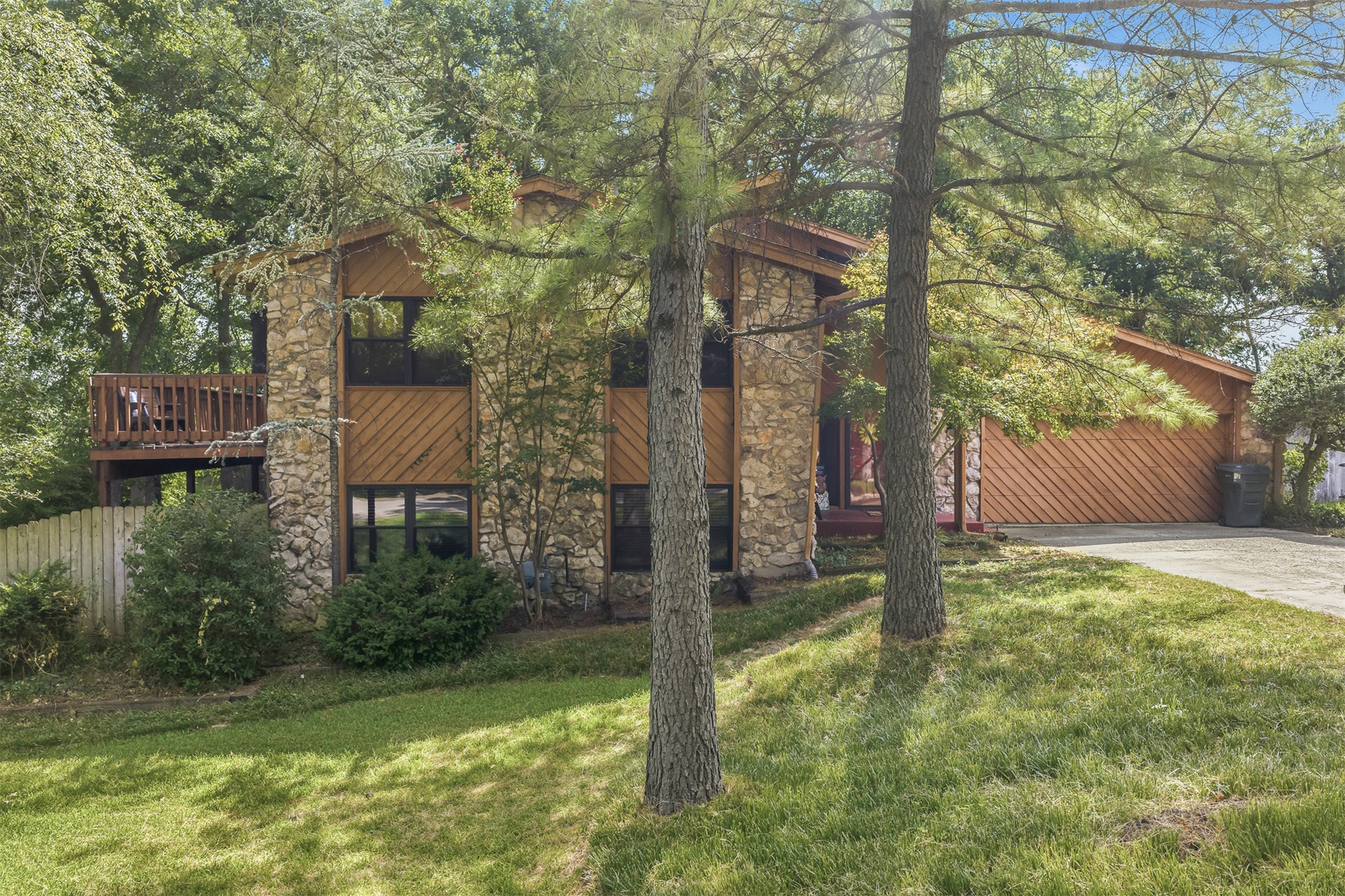1409 Oakridge Road — photo