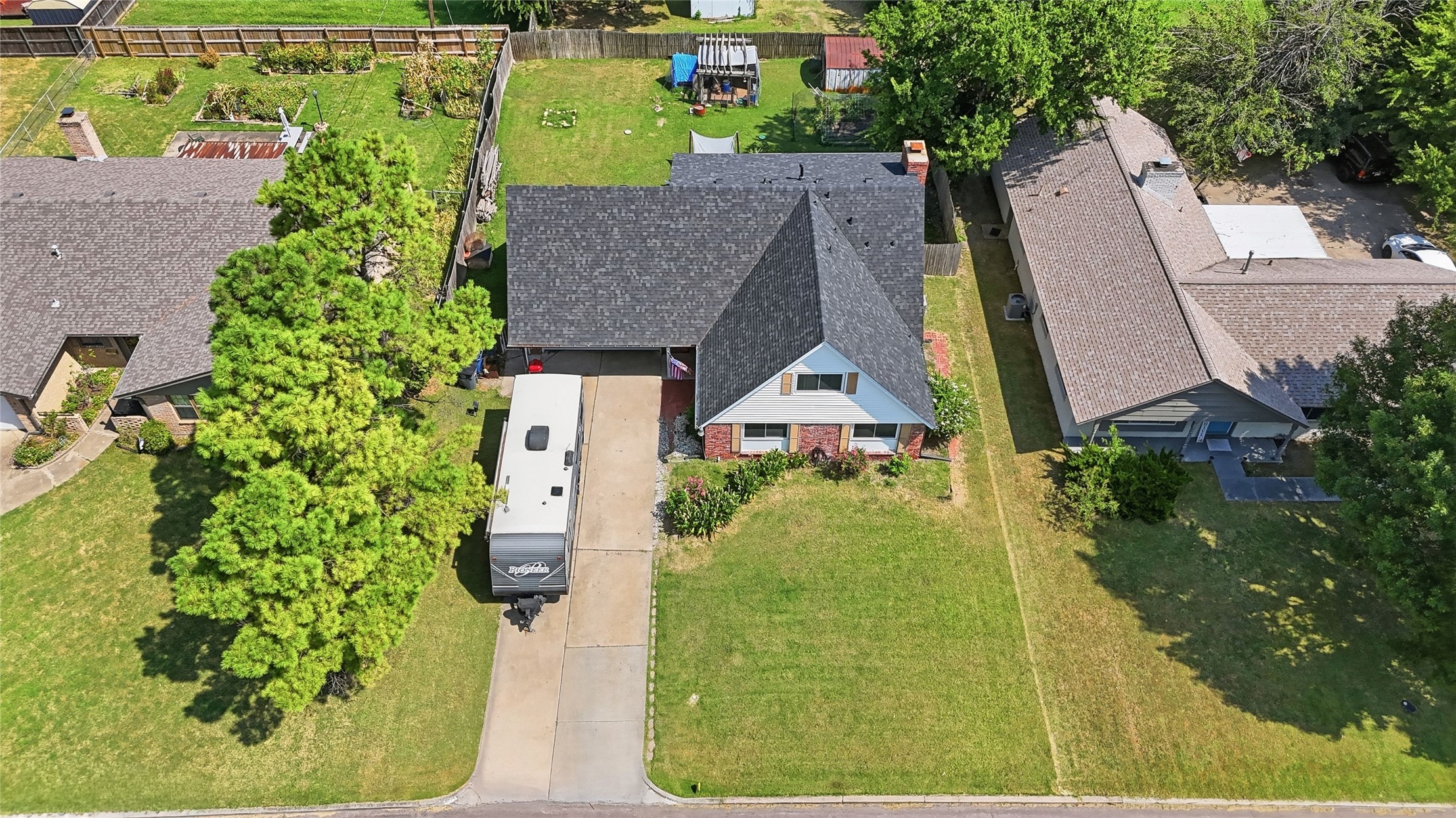 8221 E 35th Street, Tulsa, OK 74145 — photo 2
