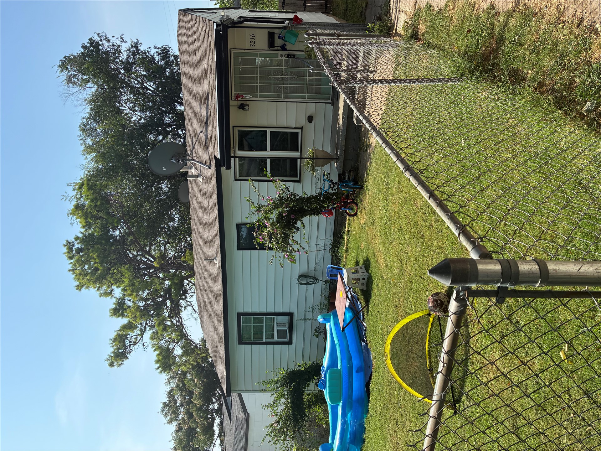 3216 E Oklahoma Place — photo