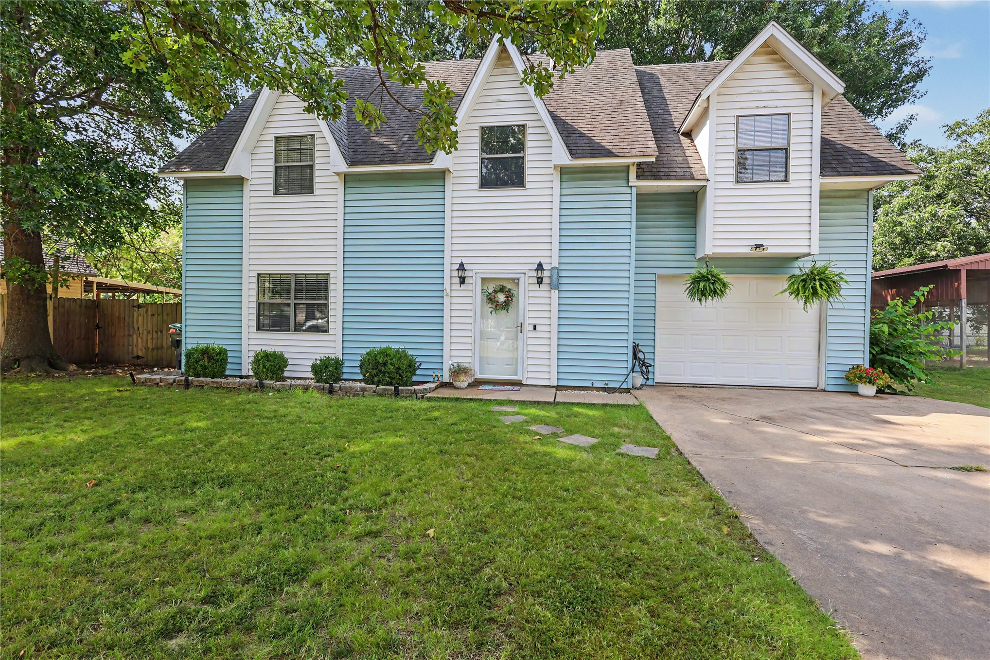 1218 E Boone Street — photo