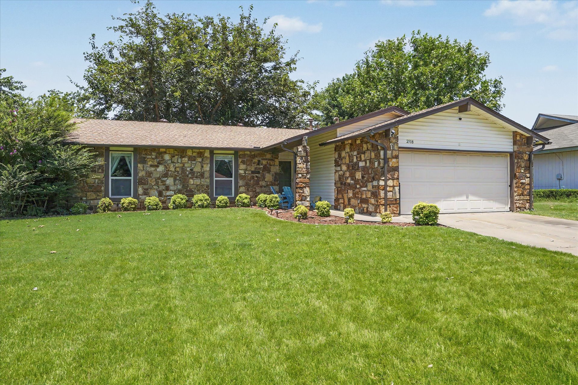 2508 W Iola Street — photo