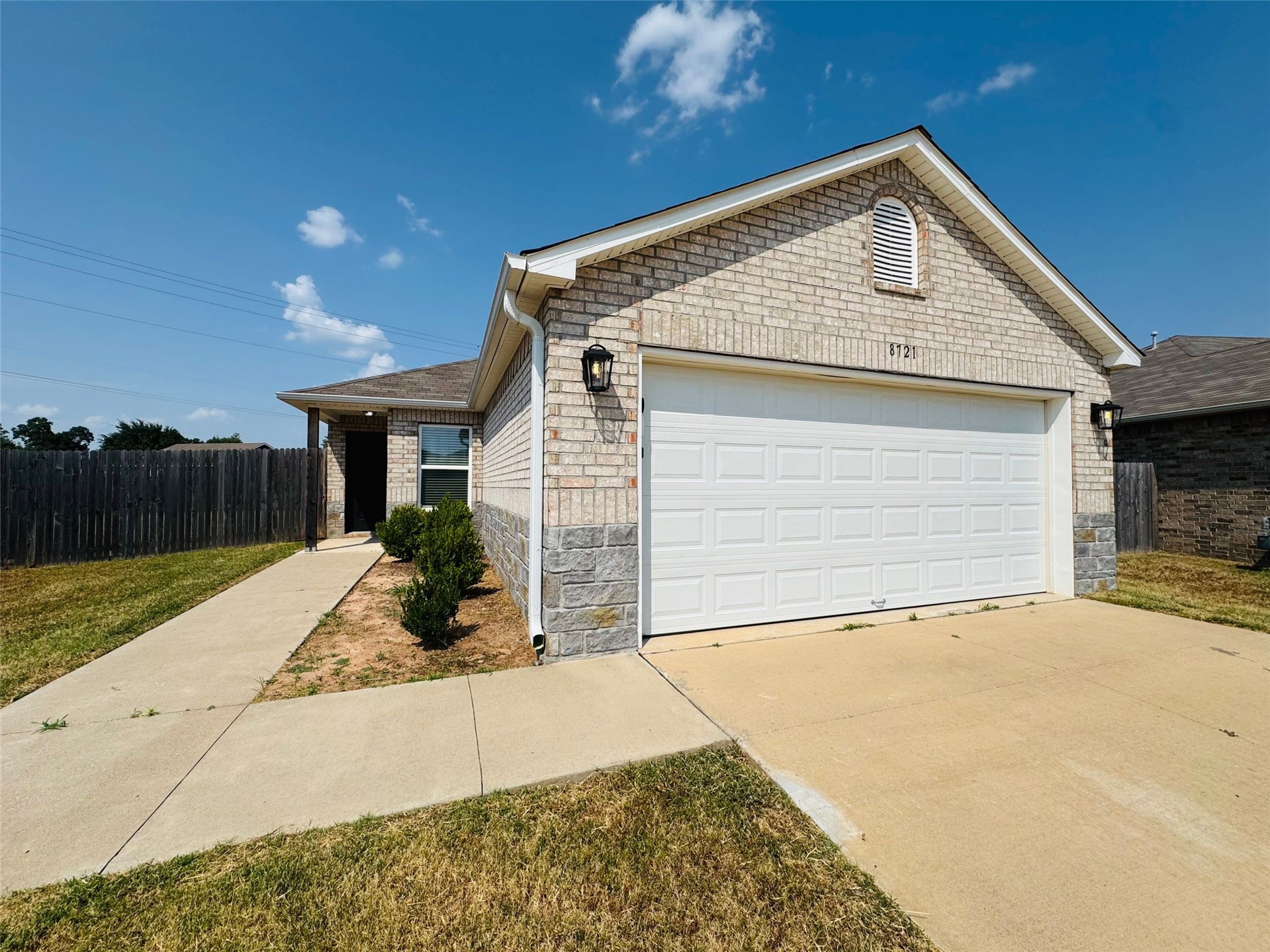 8721 E 161st Place S — photo