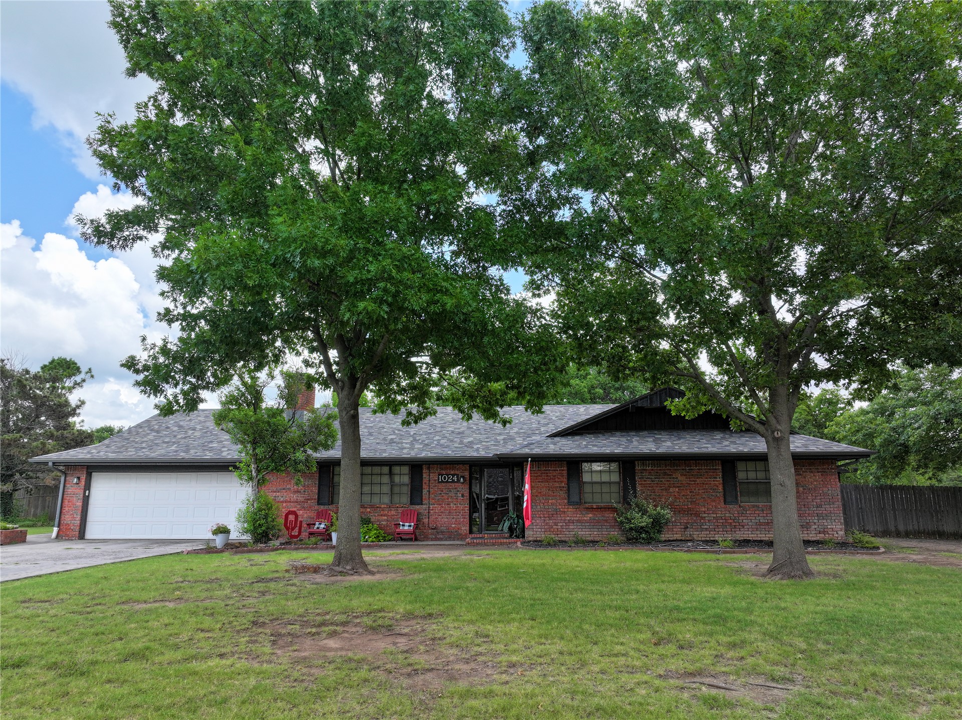 1024 Oak Drive — photo