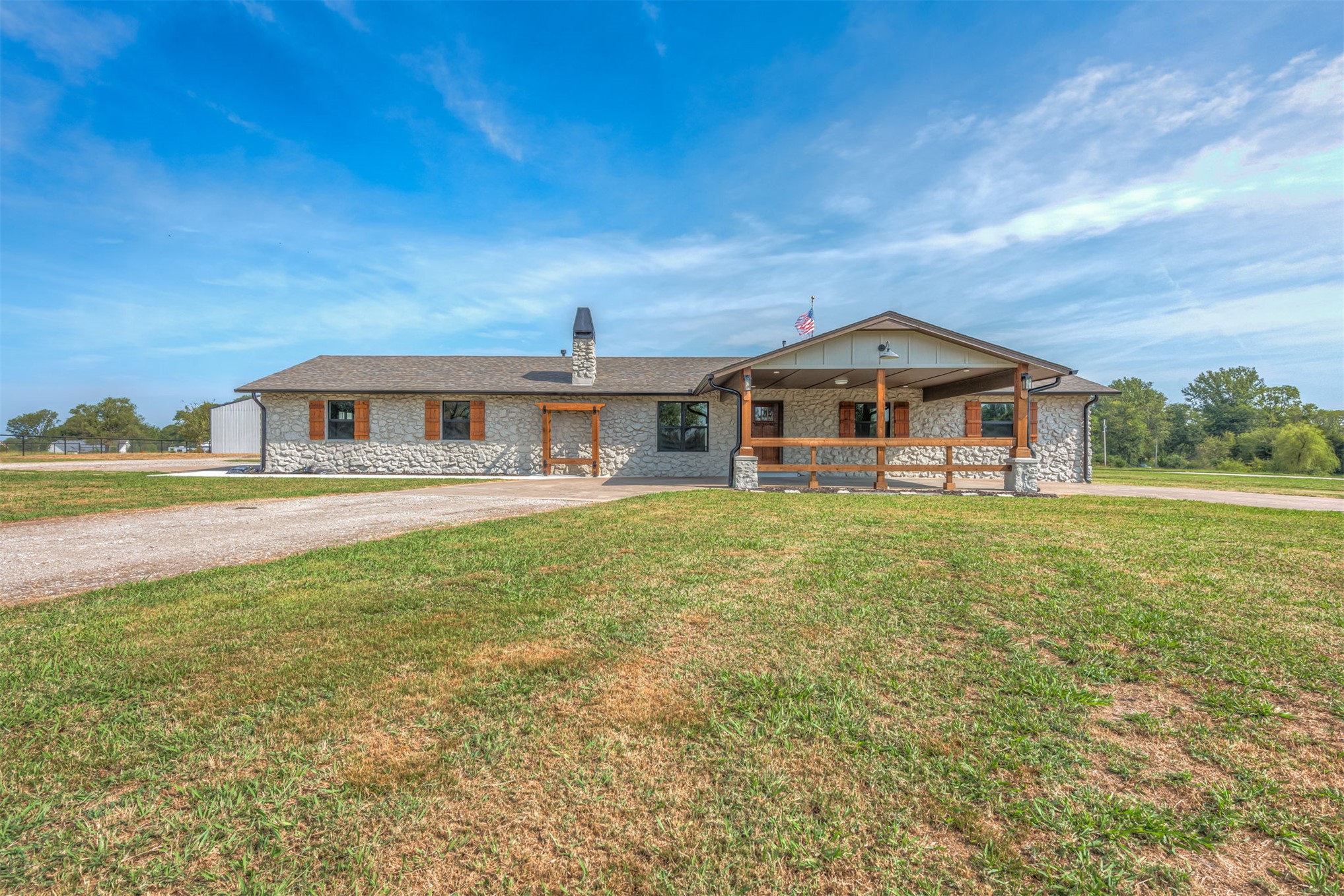 7157 E Hwy 266 — photo