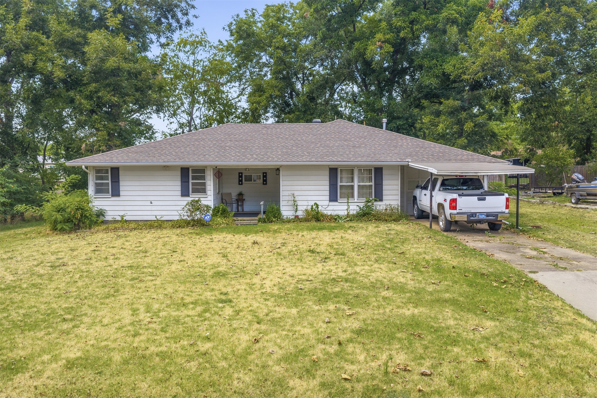 1415 Holt Street — photo