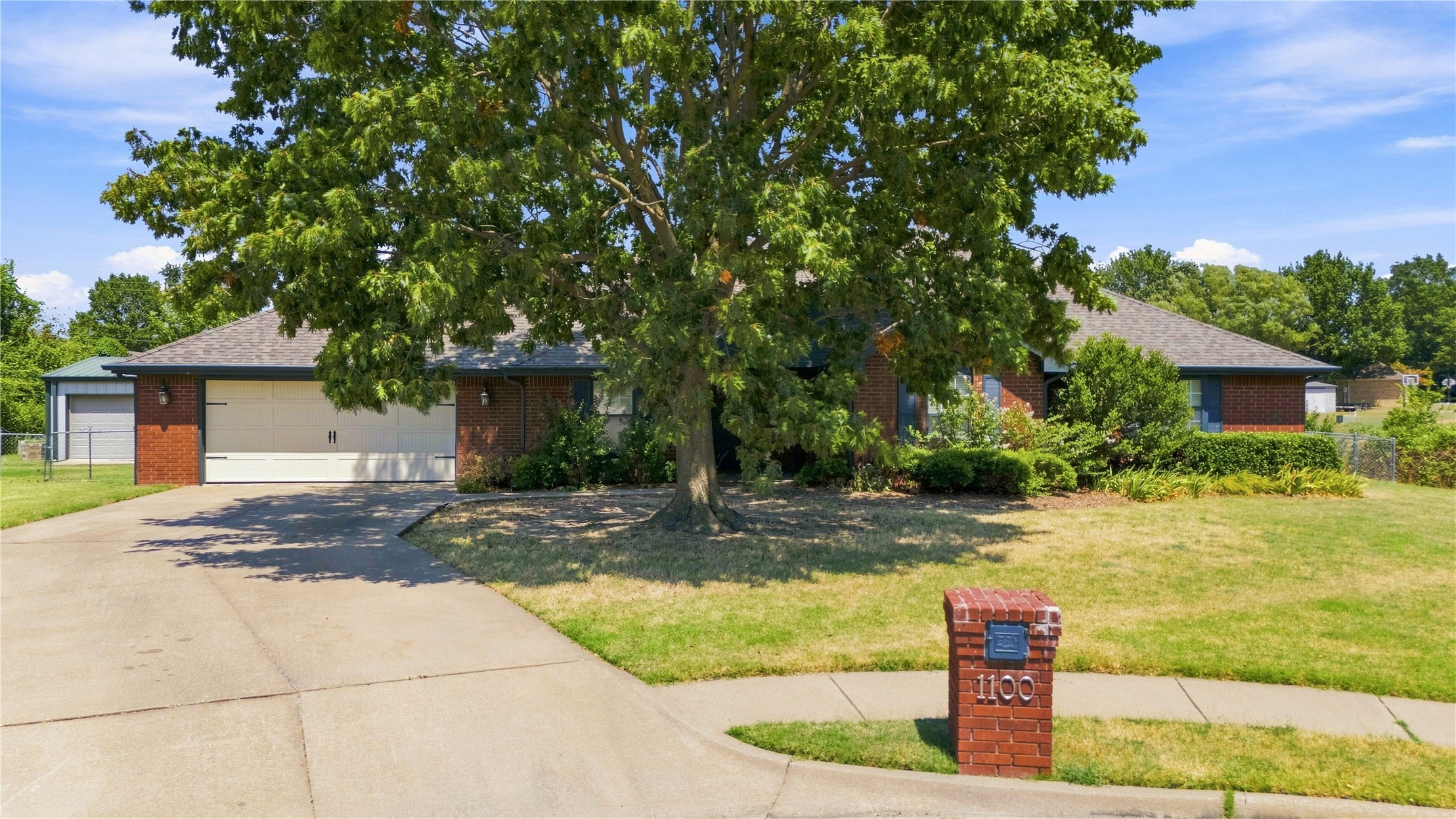 1100 SE Manor Drive — photo