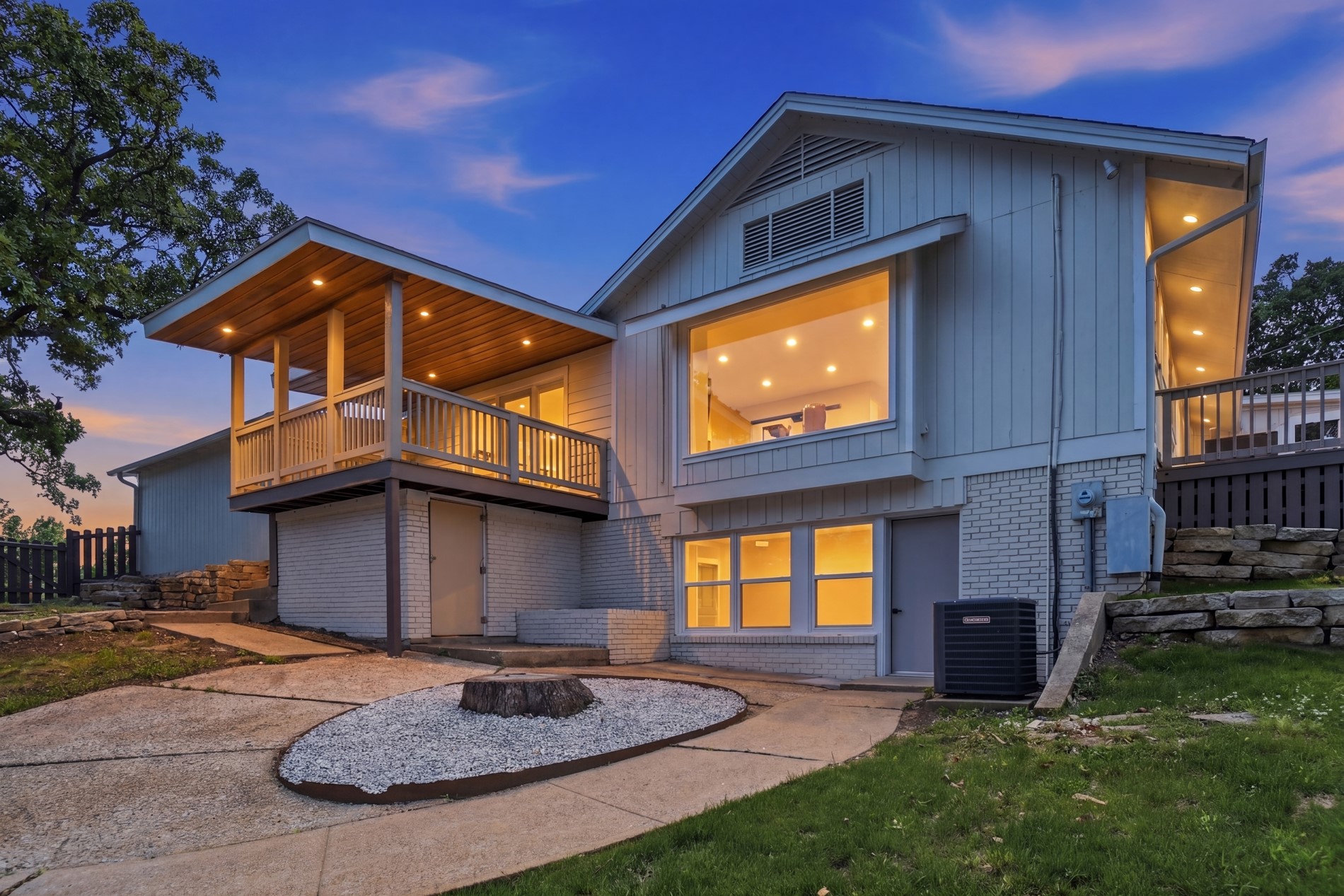 701 Oak Ridge Drive — photo