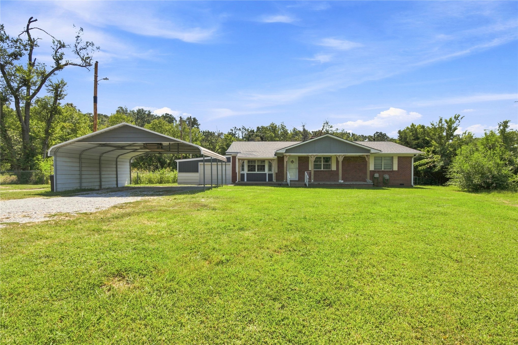2424 N State Highway 82 Highway — photo