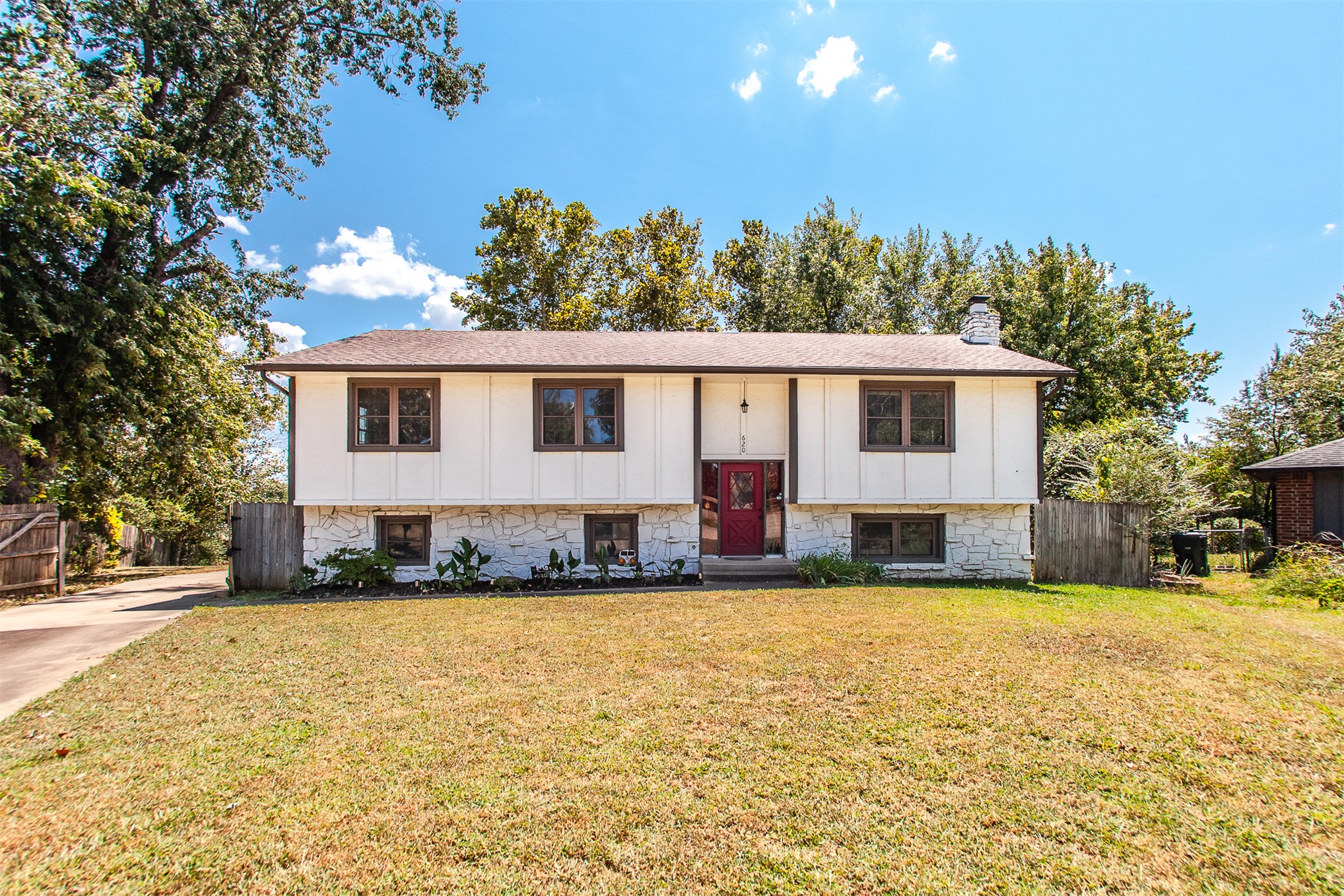 620 Rosewood Circle — photo