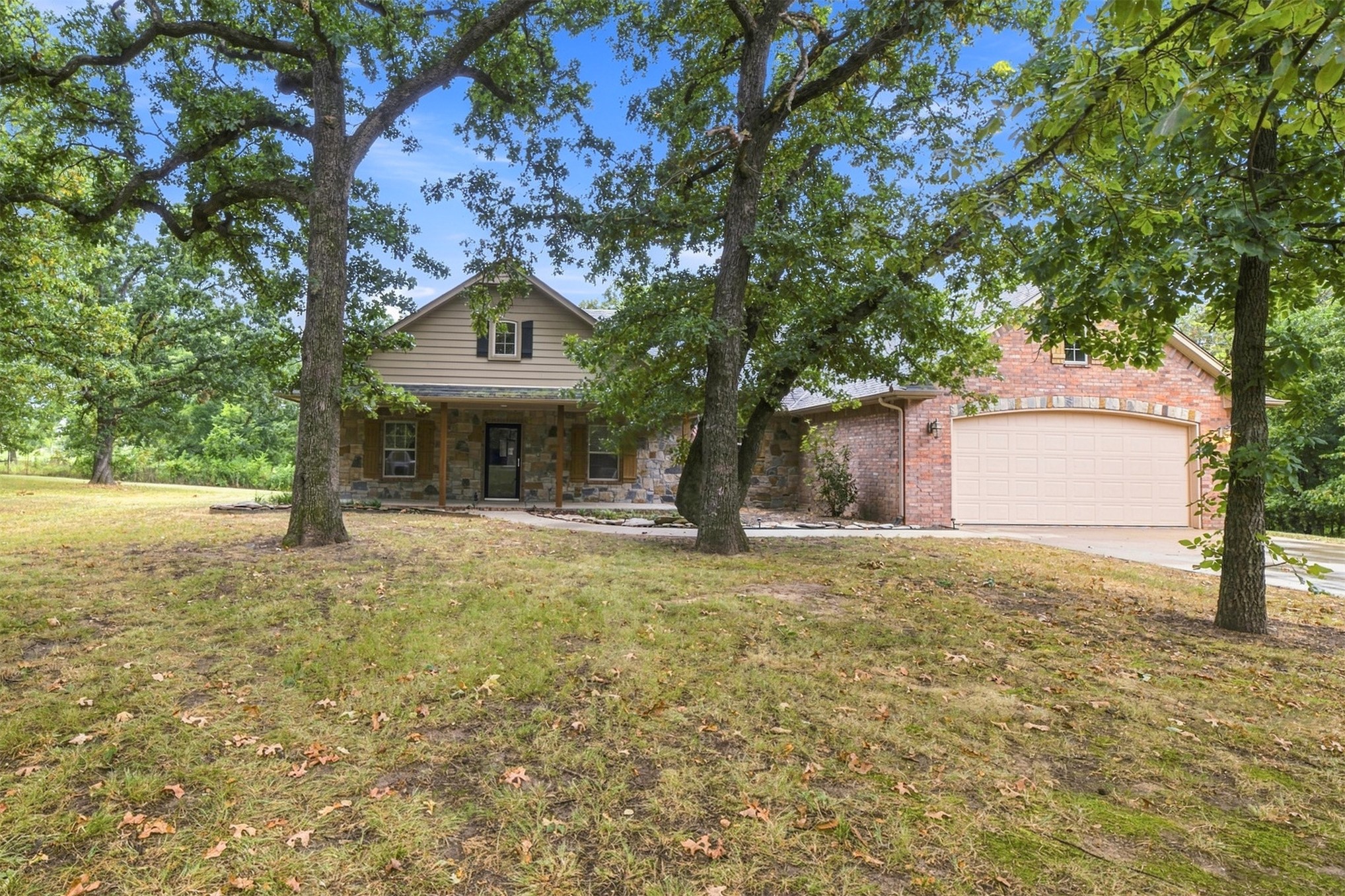 11912 Hickory Lane — photo