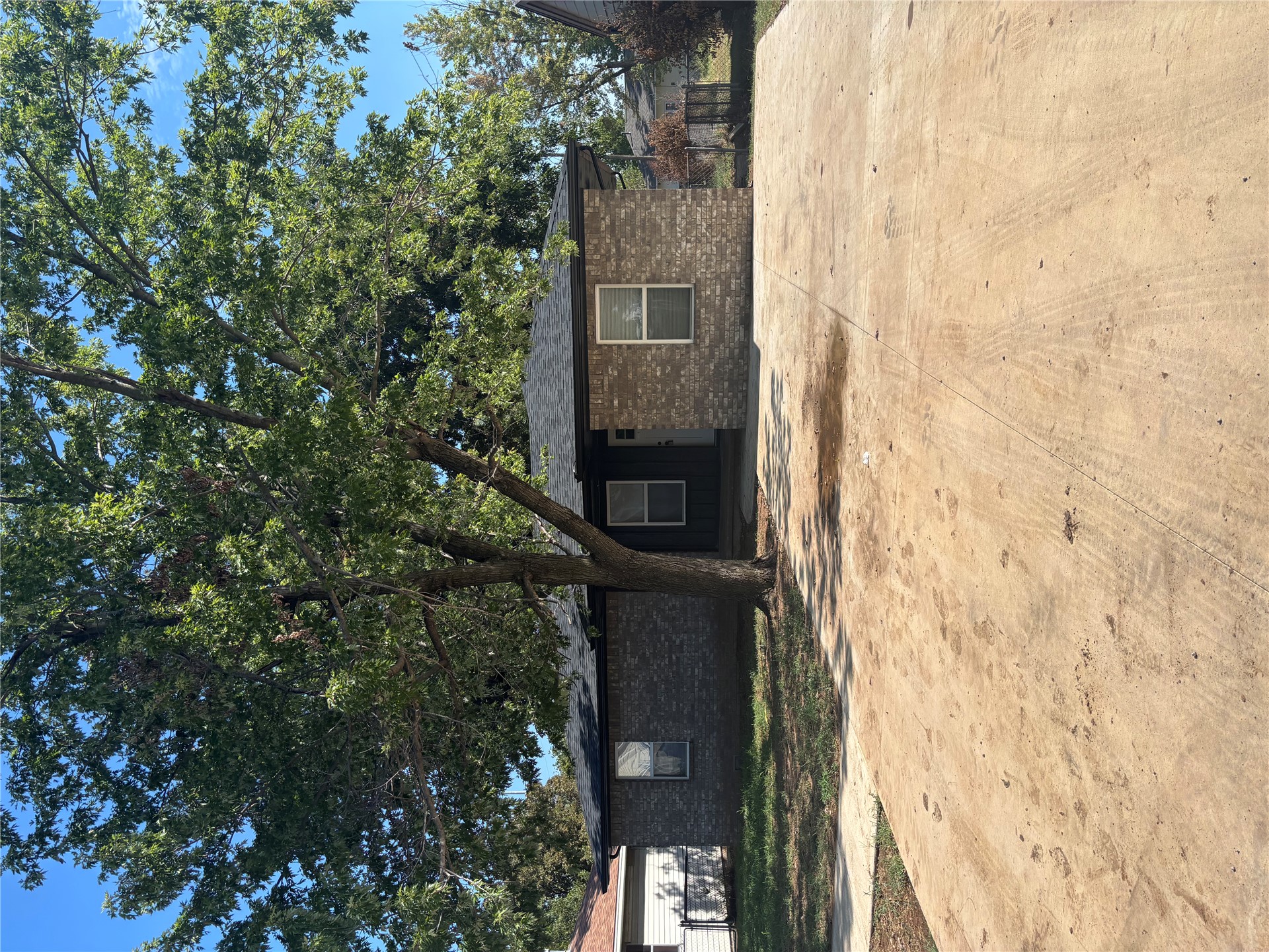 405 E 8th Street — photo