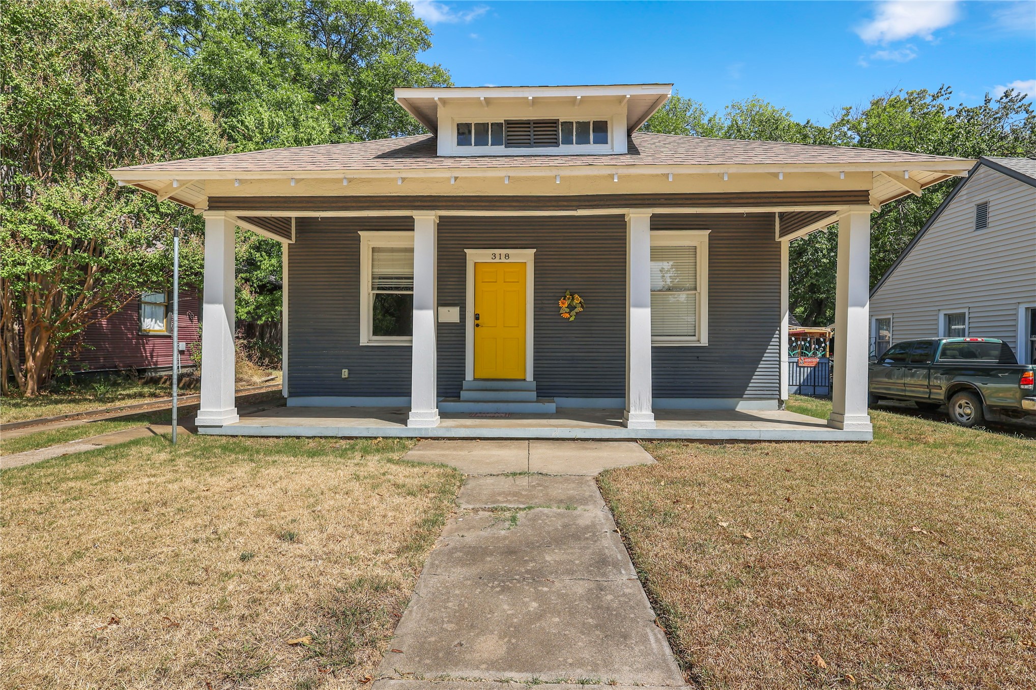 318 SW D Street — photo