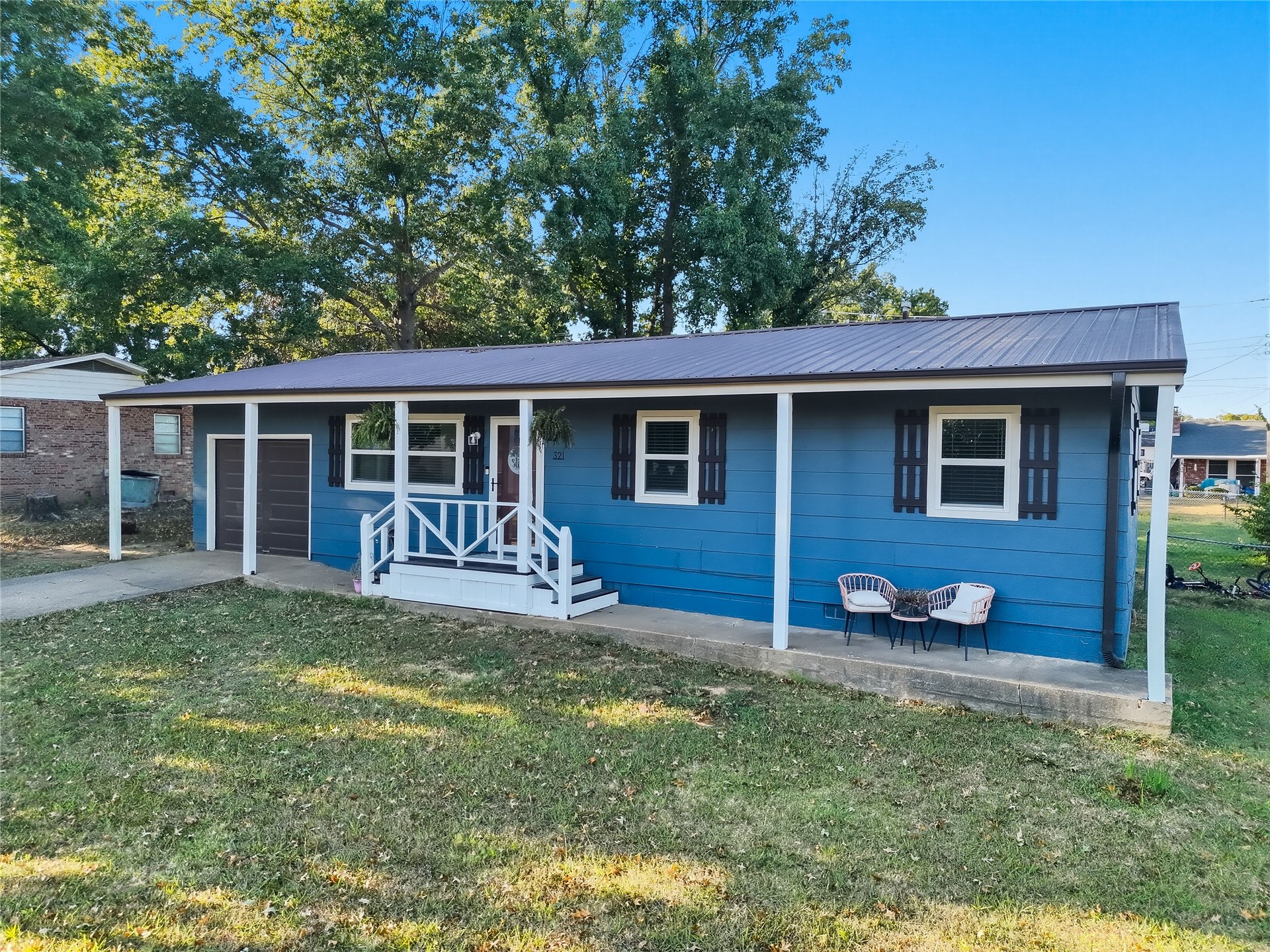 321 Mockingbird — photo