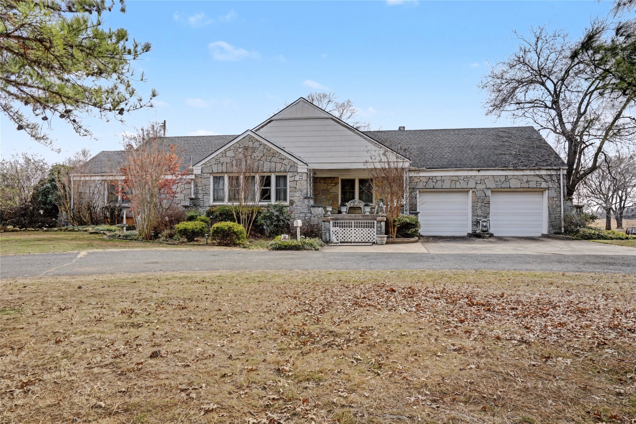 7635 Old Taft Road — photo