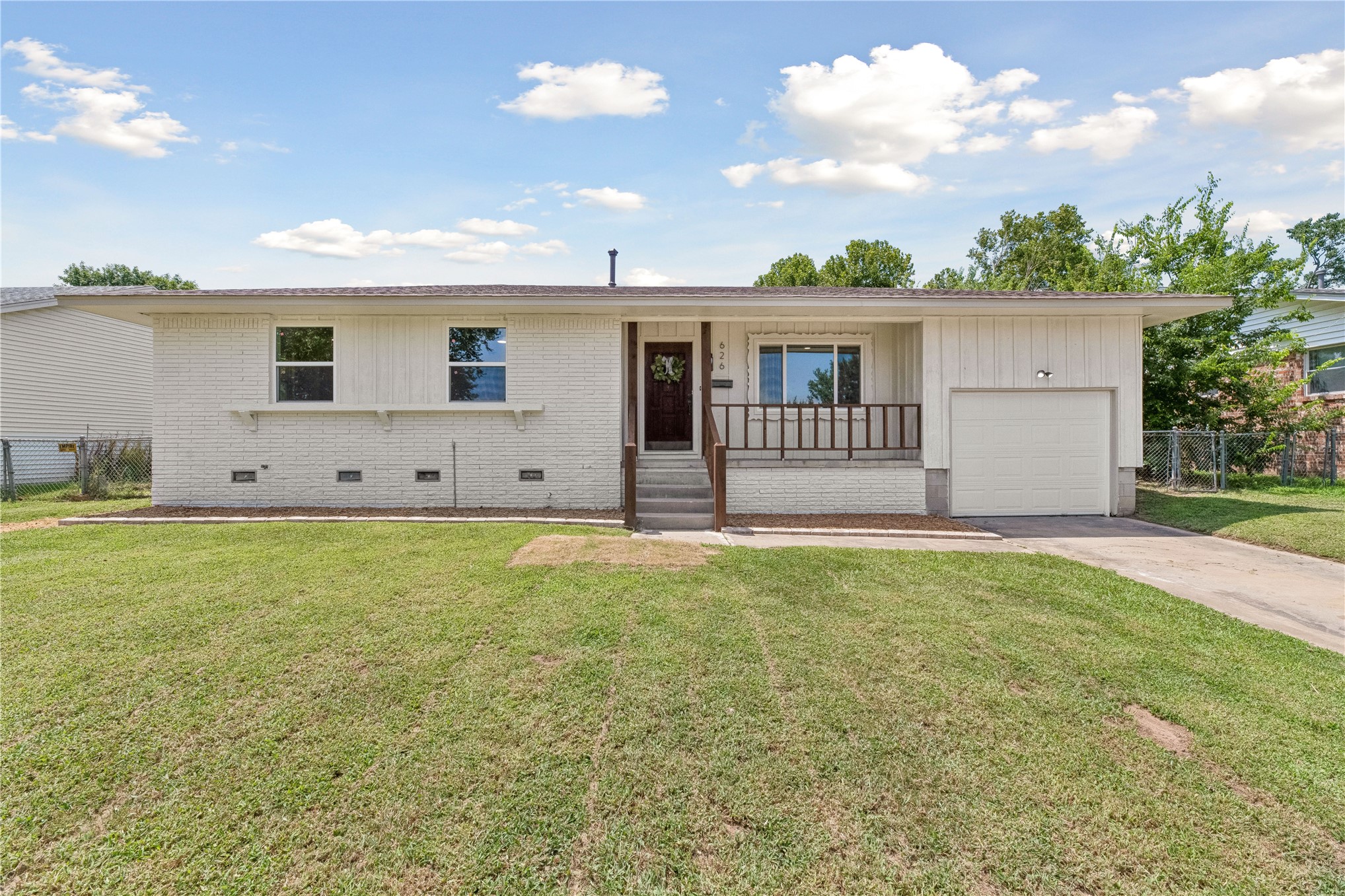 626 N Moccasin Place — photo