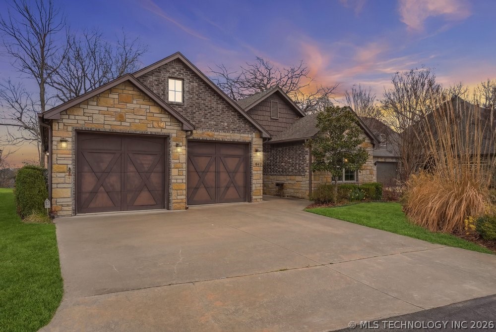 647 E Huntsville Place — photo